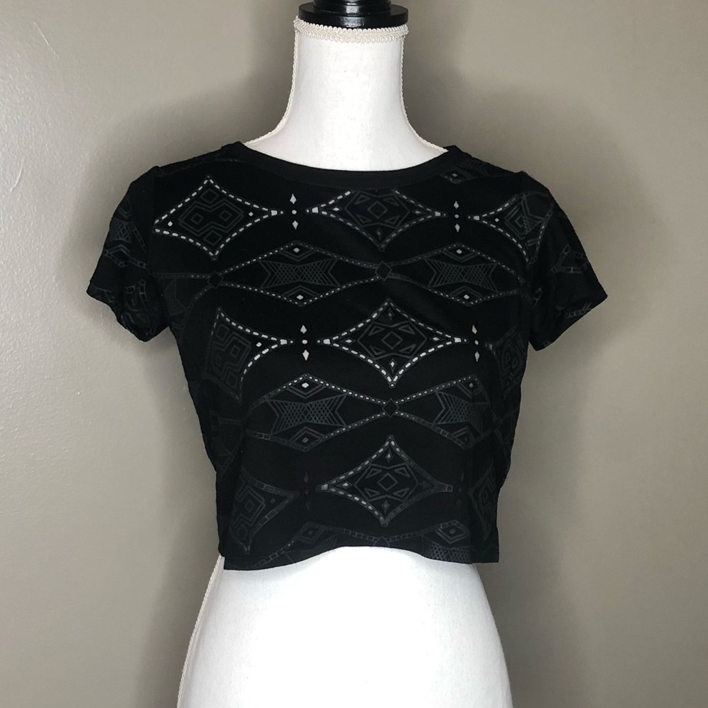 Detailed crop top